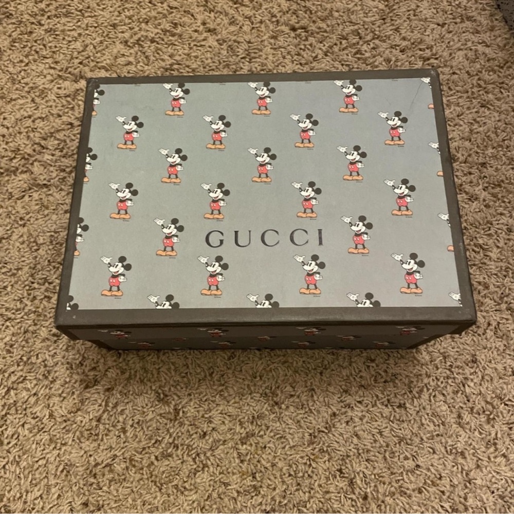 Gucci trainer shoes . Serious inquiries only!!! 425